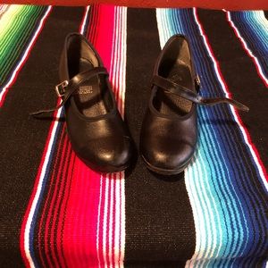 Girls folklorico shoes (dance shoes)